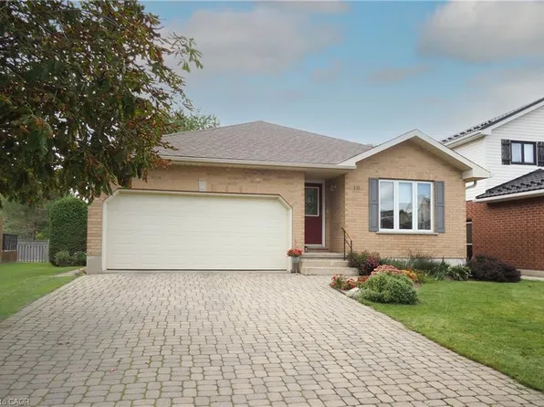 16 Maple St, Mapleton, ON N0G 1P0