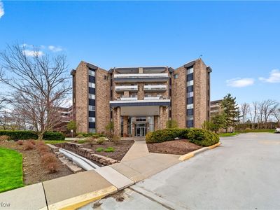 2112 Acacia Park Dr APT 524, Lyndhurst, OH, 44124