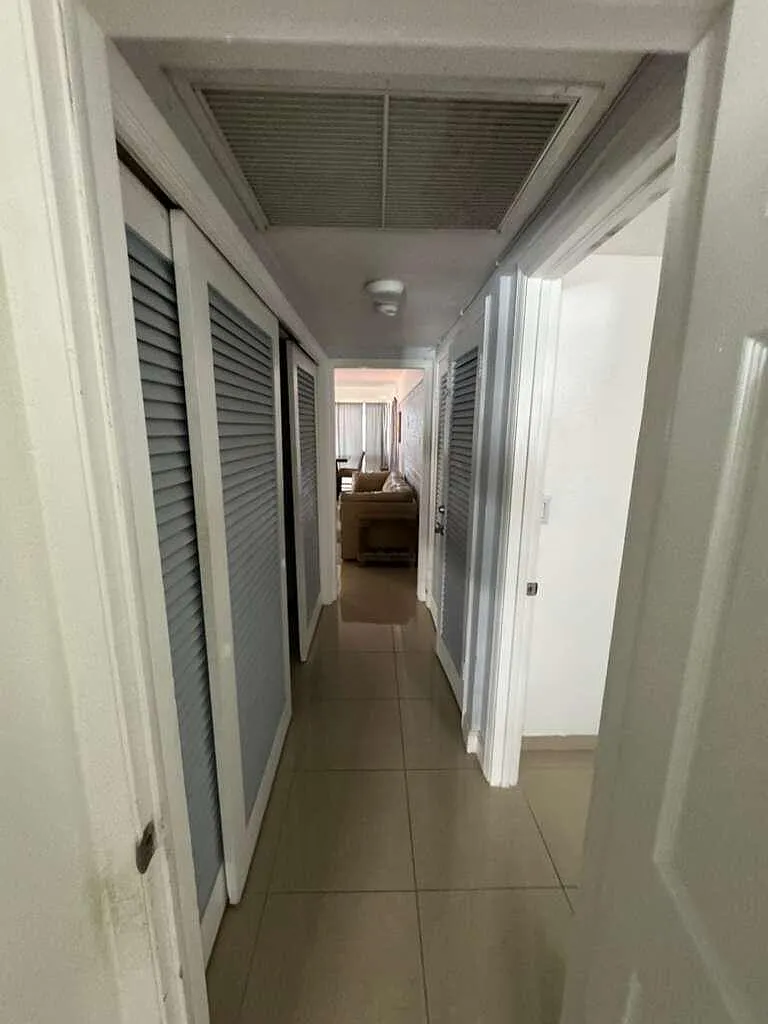 1 bed, 1.0 bath, 7836 sqft, $2,500 — Photo 4