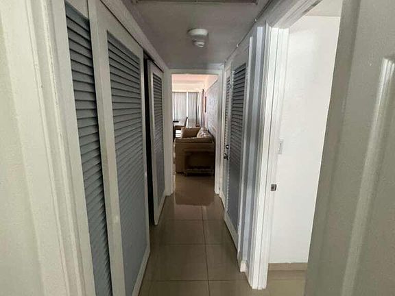 4th image of 1001 S Riverside Dr APT 104