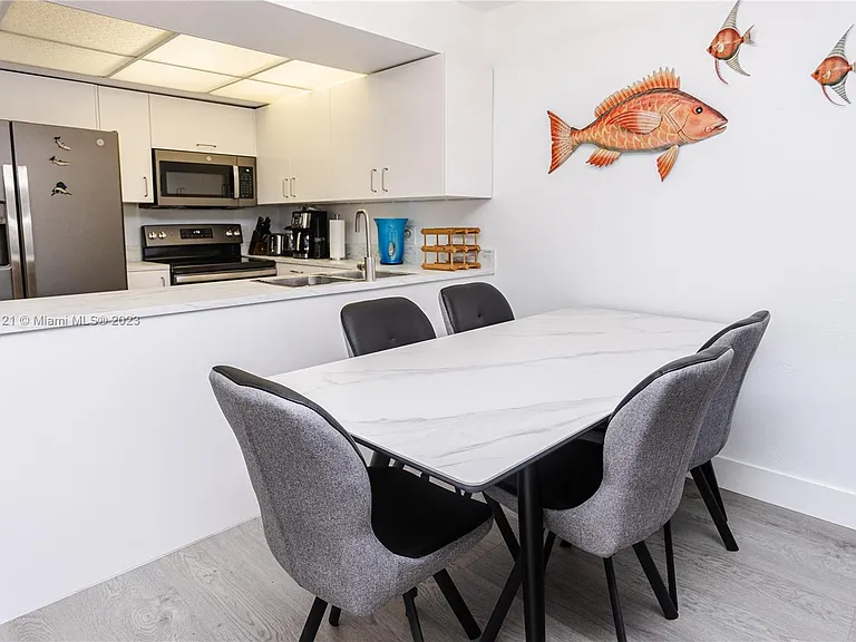 500 N Francisco St #234 — Photo 22