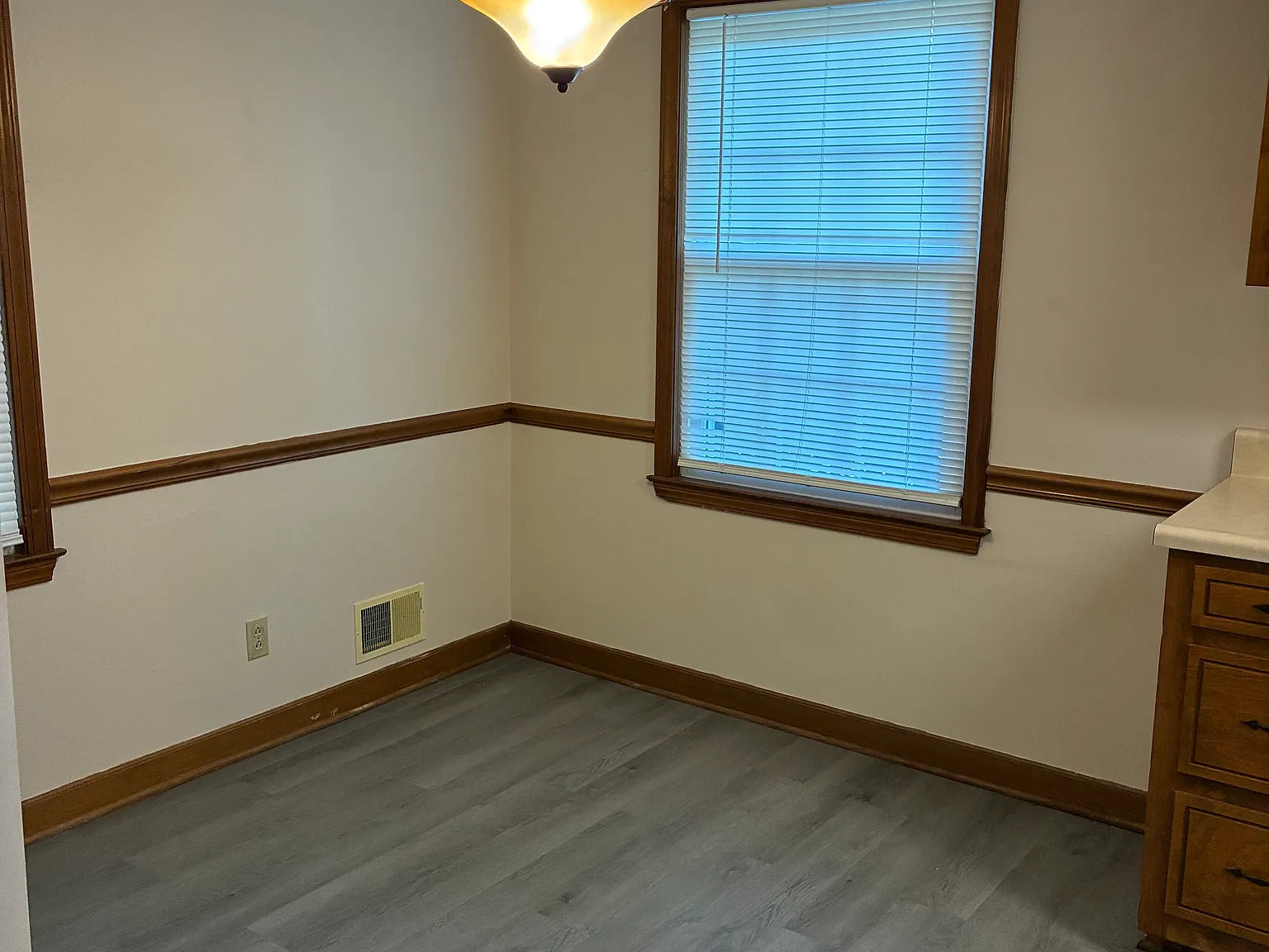 550 Drayton Ave — Photo 4