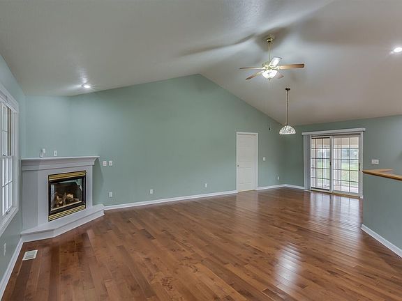 5th image of 30730 Kevin Ct