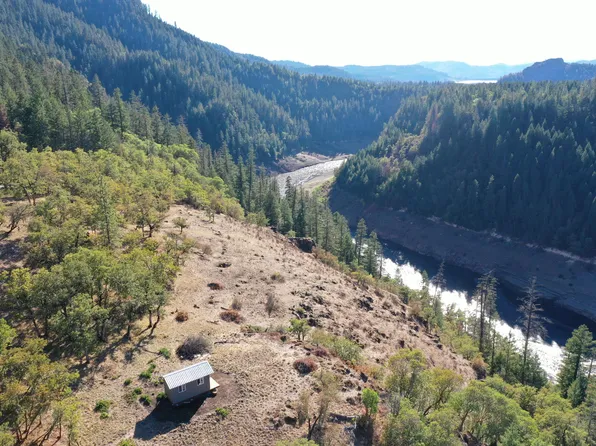 1 Mill Cres, Trail, OR 97541