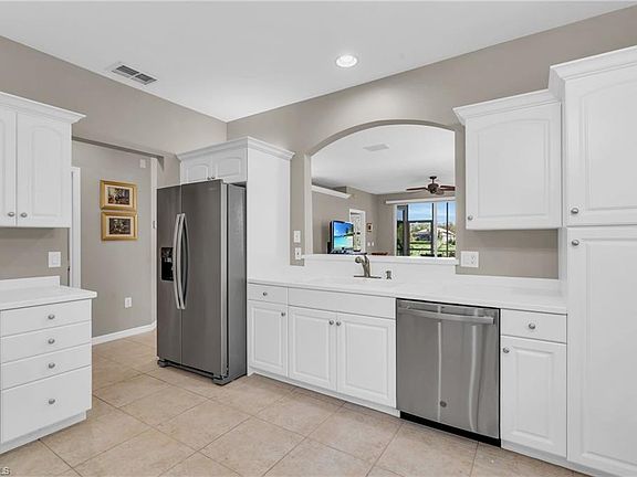 5th image of 20111 Seagrove ST #604