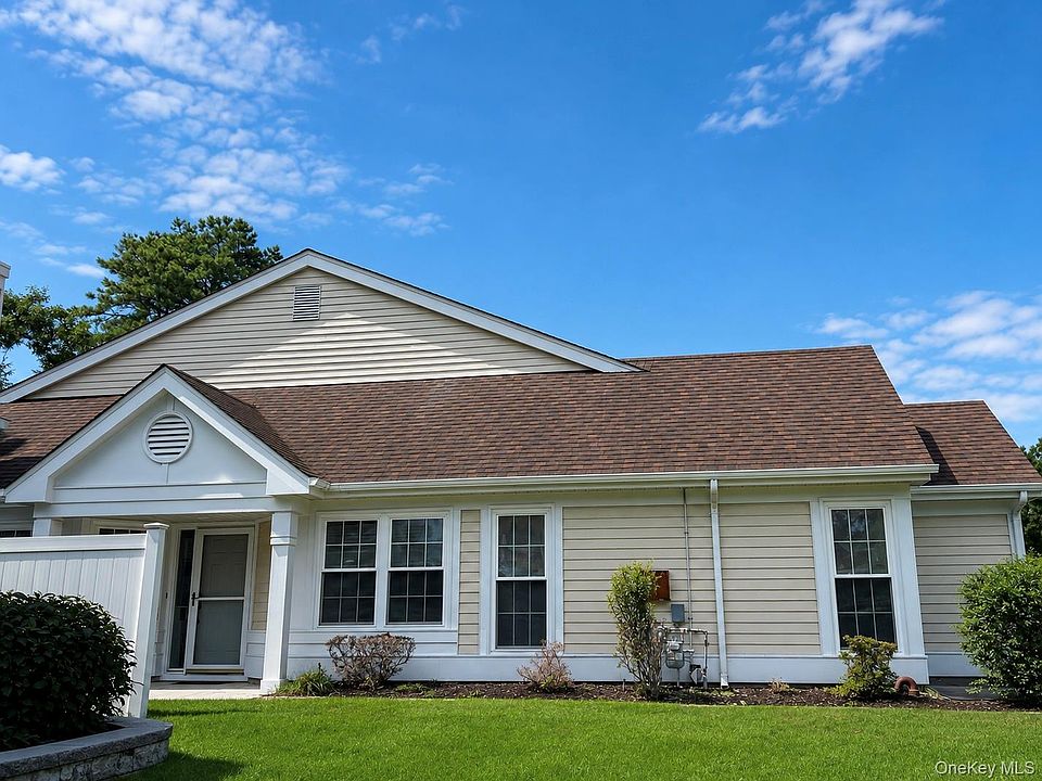 1st image of 6 Oakdale Court