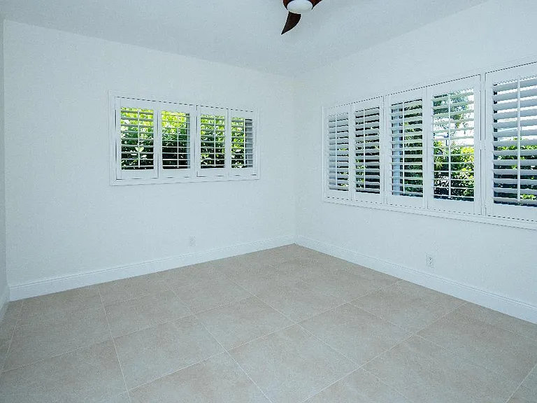 1635 Seabreeze Blvd — Photo 17