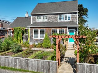 810 16th Ave, Seaside, OR 97138