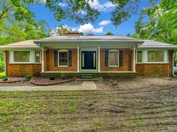 12811 Foley Rd, Emmett, MI 48022