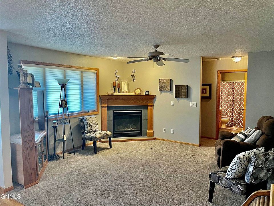 2nd image of 836 Bridgeport Dr Unit 4
