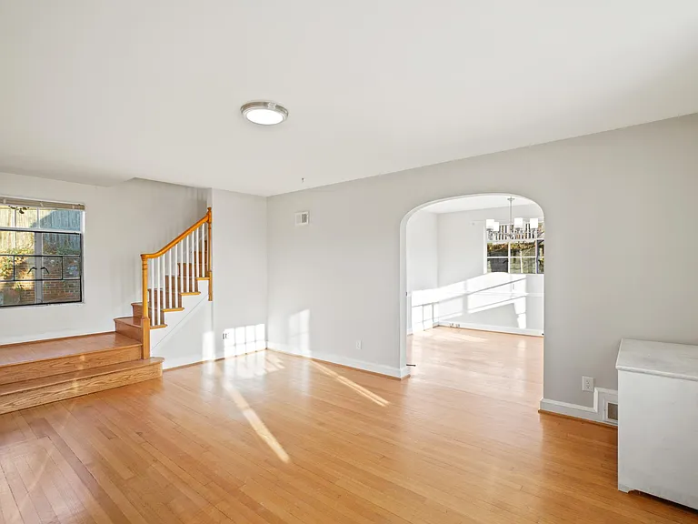 3100 S Hill St — Photo 3