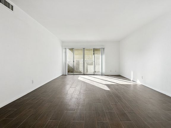 2nd image of 20134 Leadwell St Unit 268