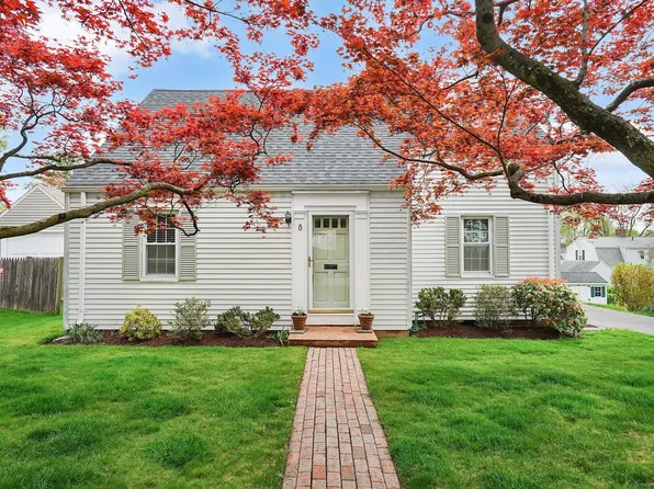 8 Crosshill Road, West Hartford, CT 06107