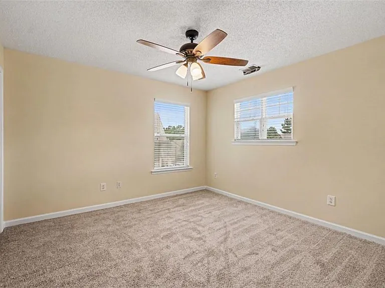 348 Darbys Run Ct — Photo 17
