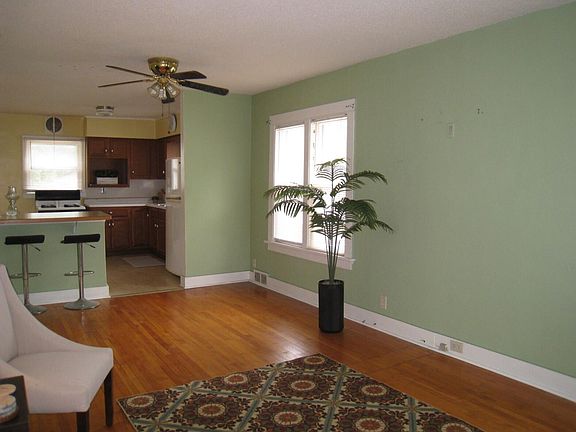 5th image of 1468 Winters St