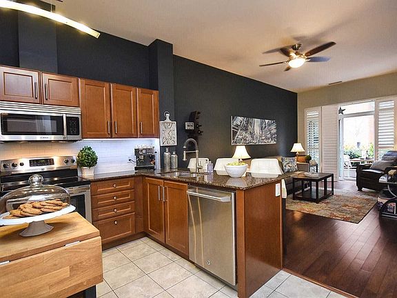 3rd image of 281 Woodbridge Ave #106