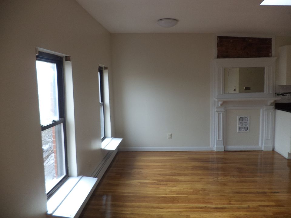 1st image of 163 Gates Ave #1