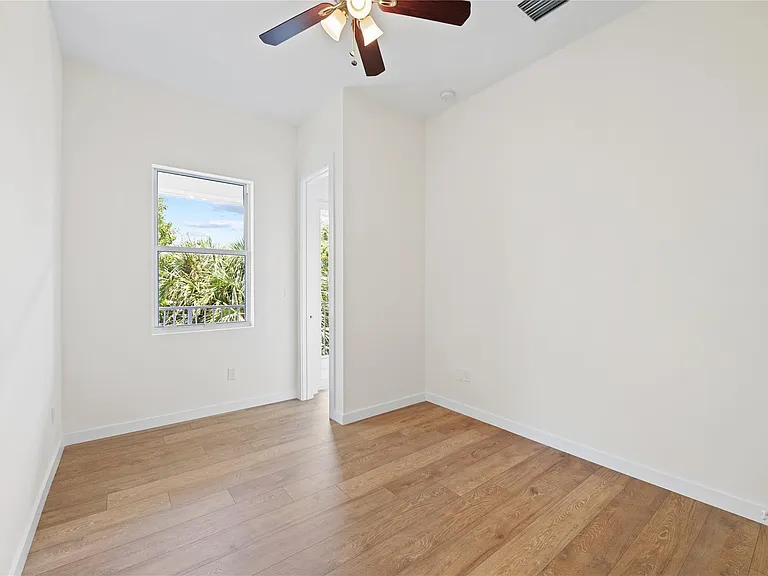 1434 SW 4th Ave #1434 — Photo 14
