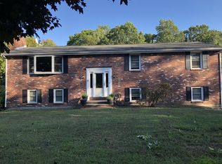 18 Village Row, Lynnfield, MA 01940