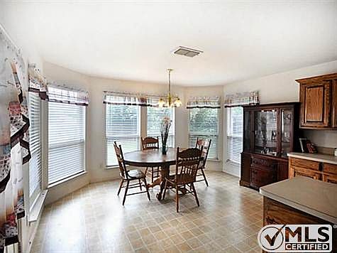 3rd image of 4911 Vaquero Dr