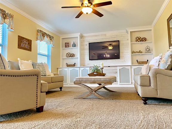 4th image of 313 Molise Cir