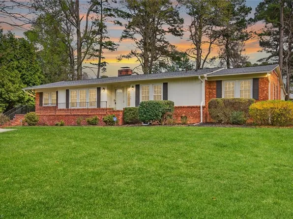 4707 Ramblewood Dr, Greensboro, NC 27406