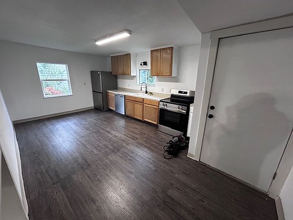5th image of 318 E Main St #318