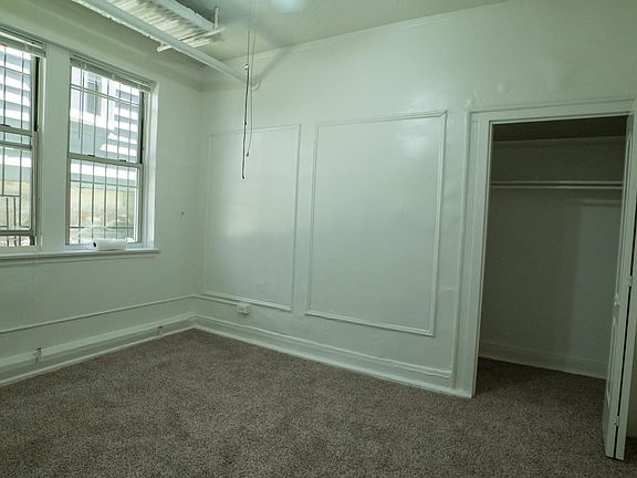 2nd image of 640 W Briar Pl APT G1