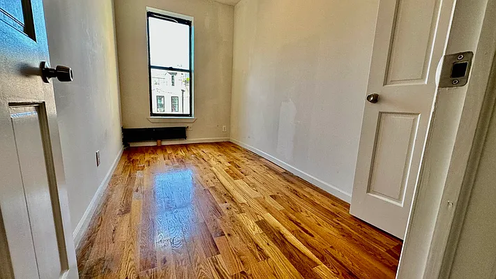 Rented by HOLTON REAL ESTATE INC. | media 16