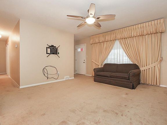 3rd image of 18186 Merece Dr