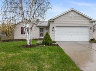1618 Northbend Dr NE, Grand Rapids, MI 49505