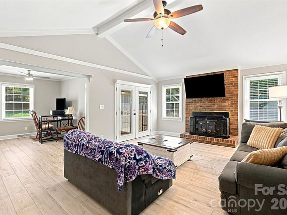 5th image of 113 Sawtooth Ln