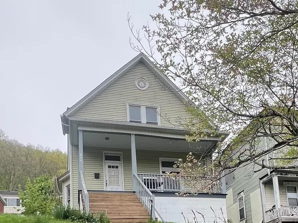 506 Ballengee St, Hinton, WV 25951