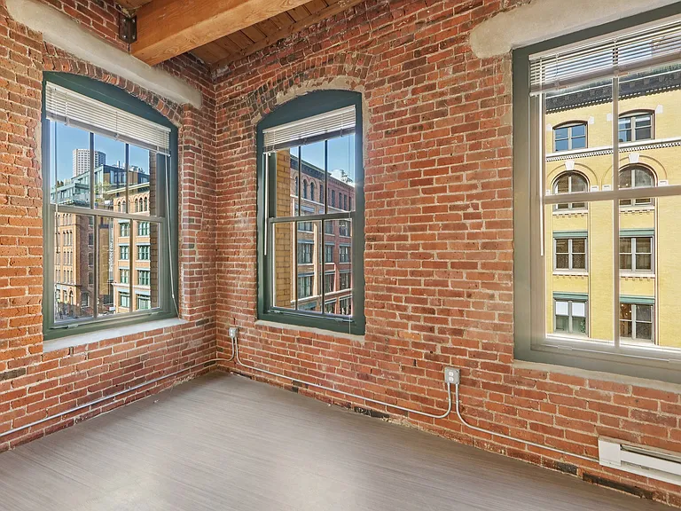 381 Congress Lofts — Photo 21