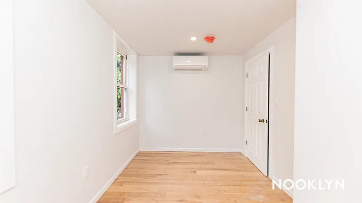Rented by Nooklyn NYC LLC | media 8