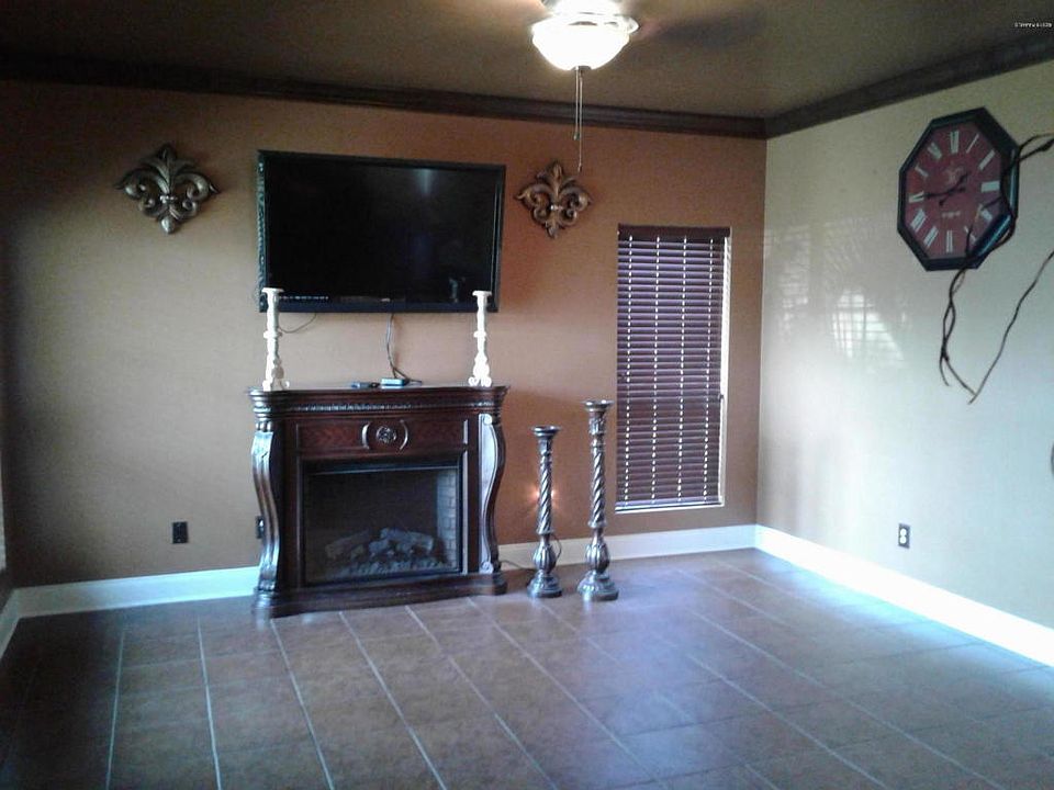 2nd image of 104 Sunny Oak Trl