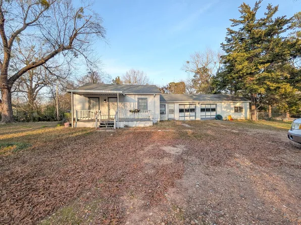 306 Roosevelt Rd, Hooks, TX 75561