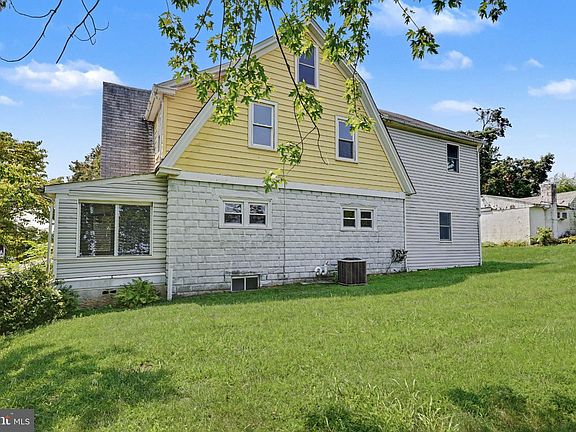 3rd image of 2470 Dutton Mill Rd