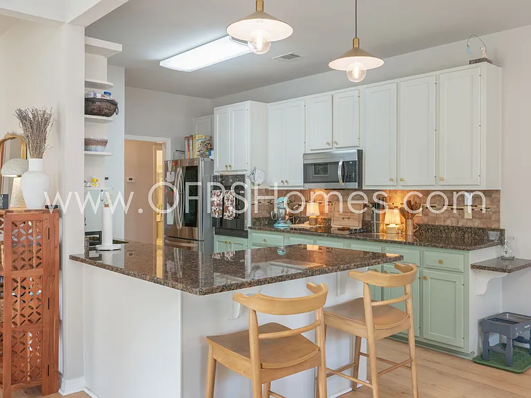 319 Sailfish Cir — Photo 11