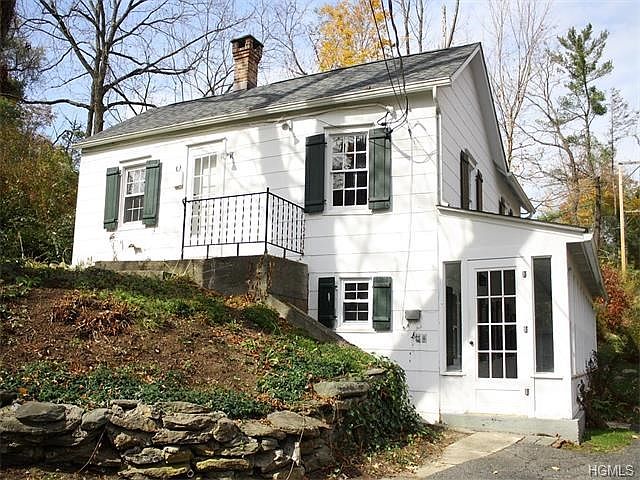 Circa 1900's carriage home on Quaker Hill.