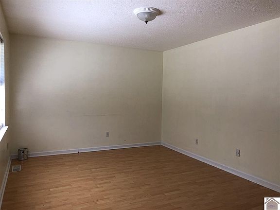 3rd image of 152 Pebble Creek Dr