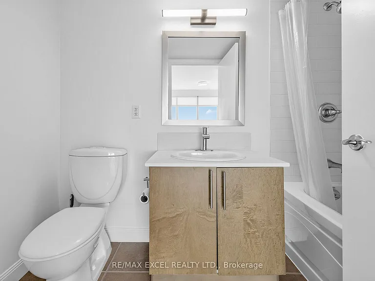 2191 Yonge St #1805 — Photo 21