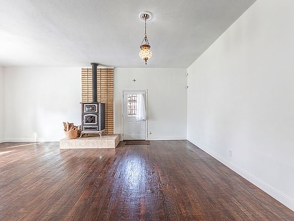 3rd image of 205 Saddle Rd