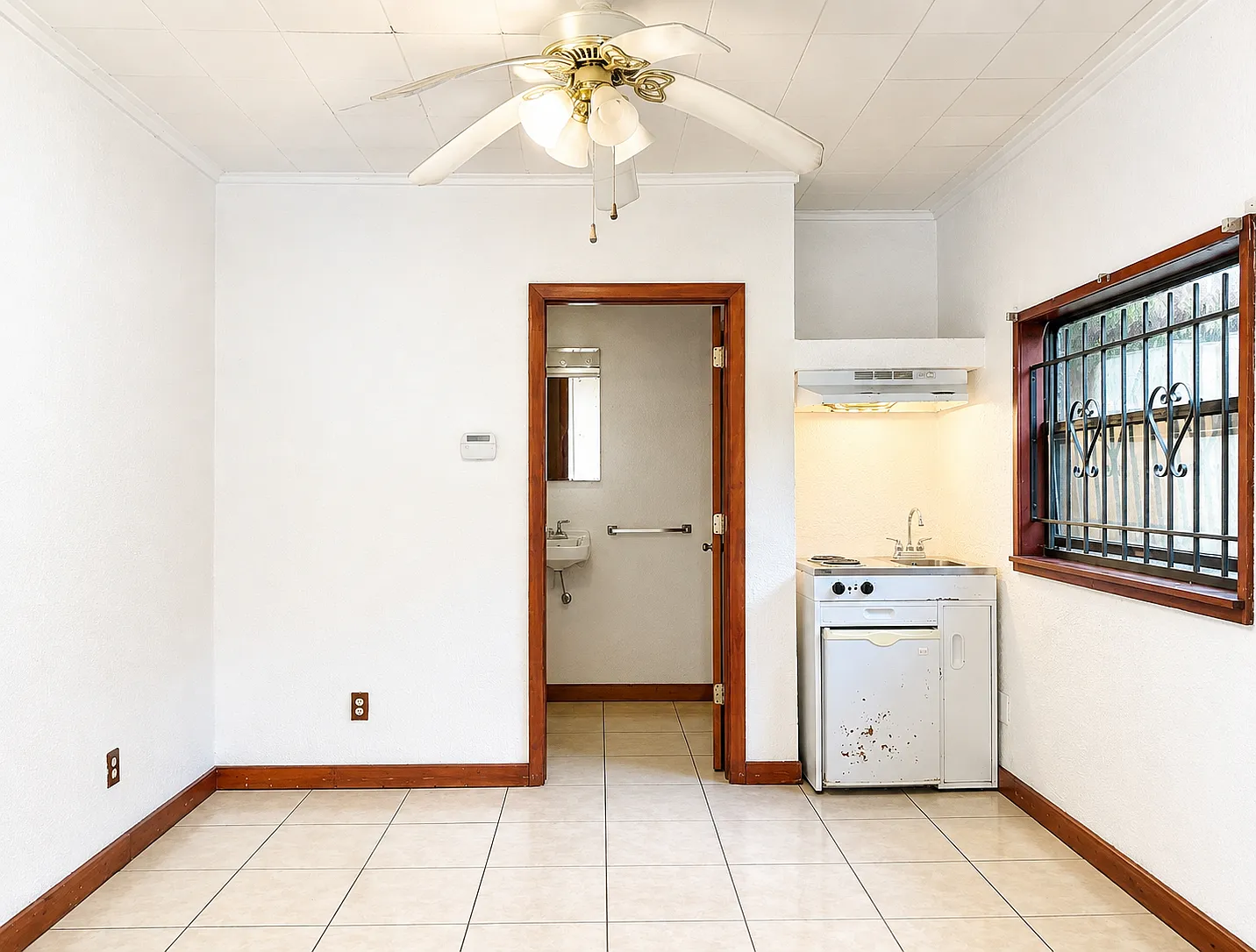 1 bed, 260 sqft, $700 — Photo 4