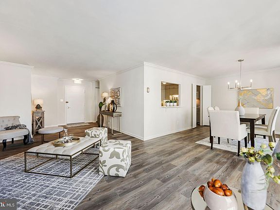 4th image of 4620 N Park Ave APT 405E