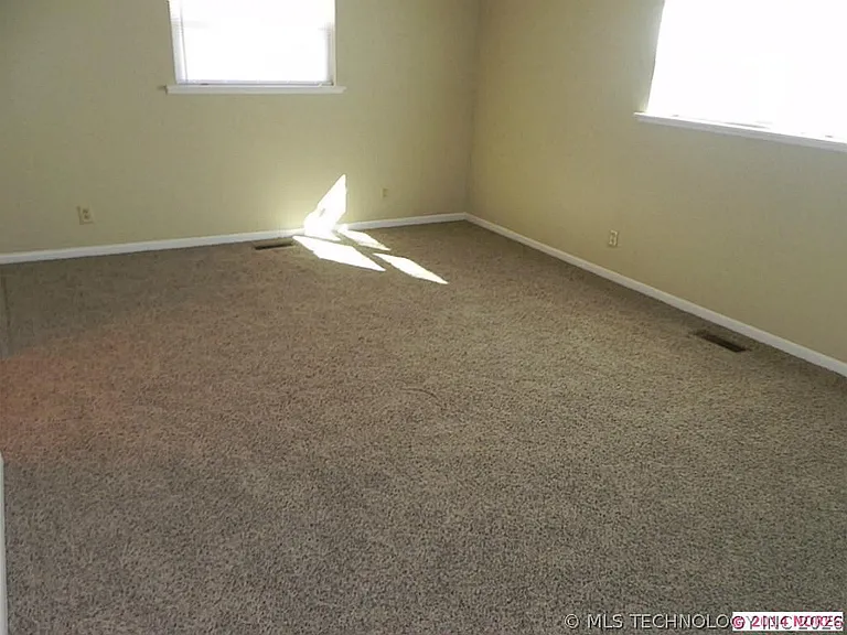 7827 Marilyn Ln — Photo 13