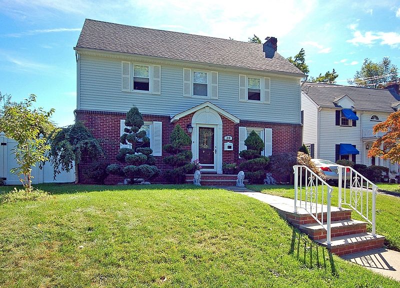 1st image of 39 Park Dr