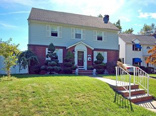 39 Park Dr, Nutley, NJ 07110