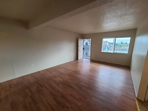 9235 Holly St, Oakland, CA 94603