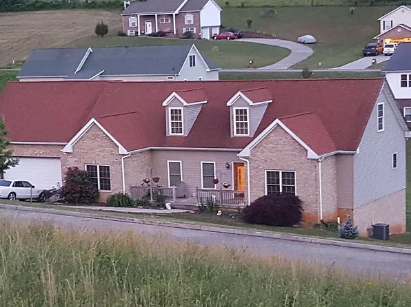 1774 Derby Downs Dr, Friendsville, TN 37737